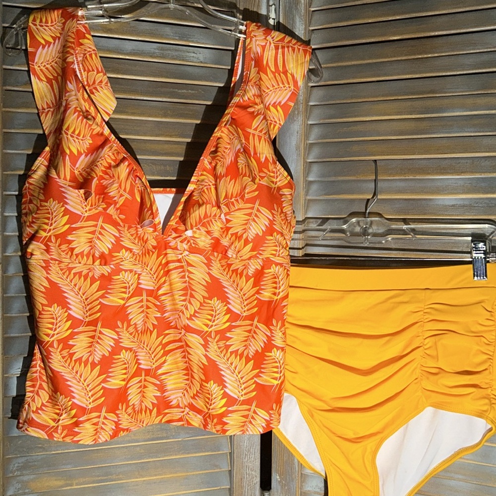 Swimsuit - Picture 4 of 4